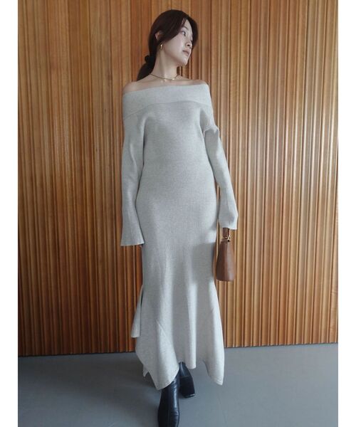 LAGUNAMOON（ラグナムーン）の「オフショルリブニットワンピース（ワンピース・レディース・ベージュ/グレー・SMALL/MEDIUM）」の5枚目の写真
