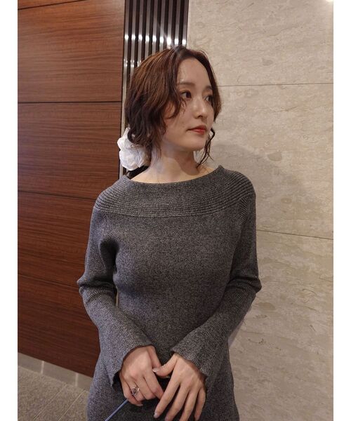 LAGUNAMOON（ラグナムーン）の「オフショルリブニットワンピース（ワンピース・レディース・ベージュ/グレー・SMALL/MEDIUM）」の8枚目の写真