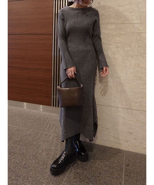 LAGUNAMOON（ラグナムーン）の「オフショルリブニットワンピース（ワンピース・レディース・ベージュ/グレー・SMALL/MEDIUM）」の9枚目の写真