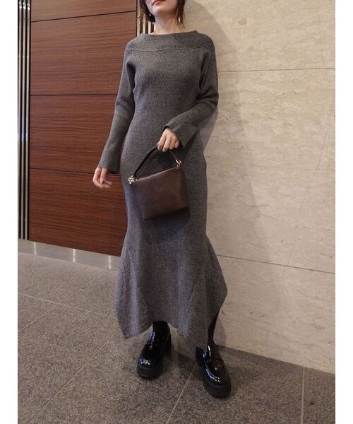 LAGUNAMOON（ラグナムーン）の「オフショルリブニットワンピース（ワンピース・レディース・ベージュ/グレー・SMALL/MEDIUM）」の12枚目の写真