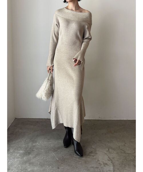 LAGUNAMOON（ラグナムーン）の「オフショルリブニットワンピース（ワンピース・レディース・ベージュ/グレー・SMALL/MEDIUM）」の16枚目の写真