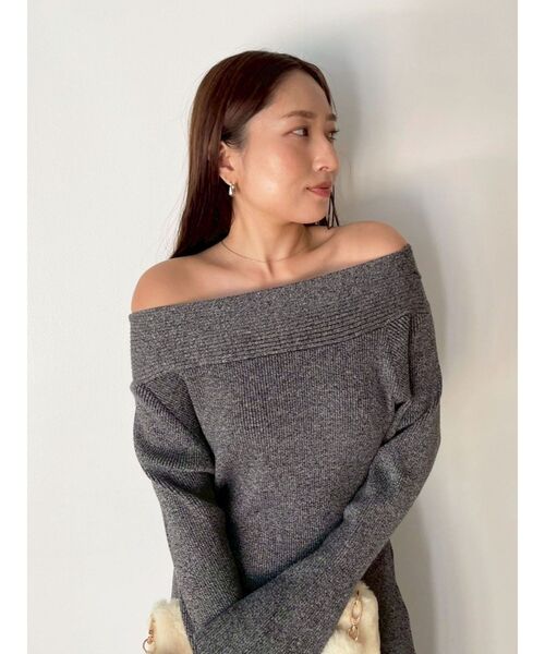 LAGUNAMOON（ラグナムーン）の「オフショルリブニットワンピース（ワンピース・レディース・ベージュ/グレー・SMALL/MEDIUM）」の19枚目の写真