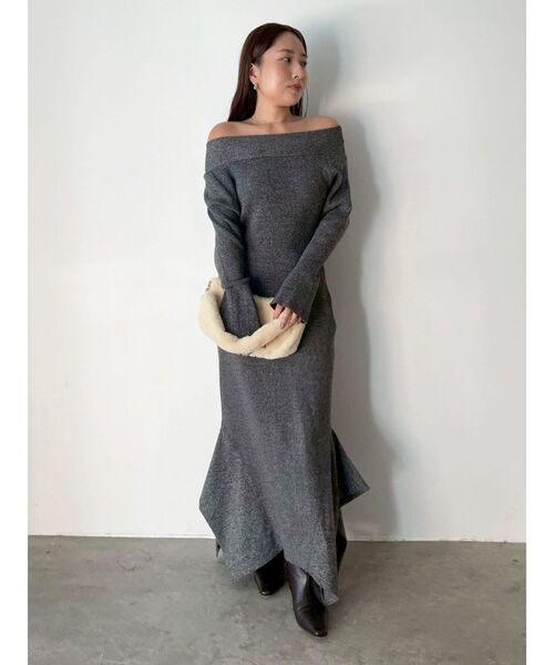 LAGUNAMOON（ラグナムーン）の「オフショルリブニットワンピース（ワンピース・レディース・ベージュ/グレー・SMALL/MEDIUM）」の21枚目の写真