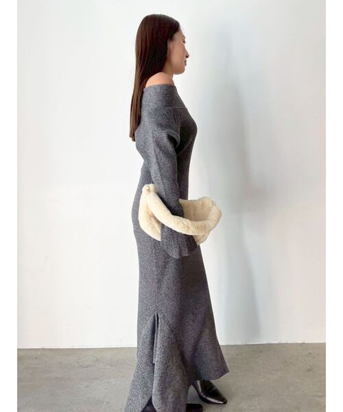 LAGUNAMOON（ラグナムーン）の「オフショルリブニットワンピース（ワンピース・レディース・ベージュ/グレー・SMALL/MEDIUM）」の22枚目の写真