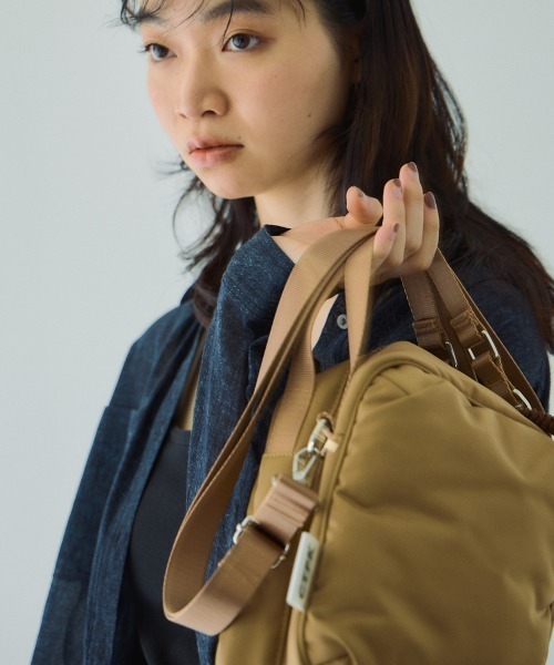 VICKY(ビッキー)の「CONTROL FREAKナイロンボクシーバッグ(バックパック/リュック・レディース・ブラック/ベージュ・FREE)」の21枚目の写真