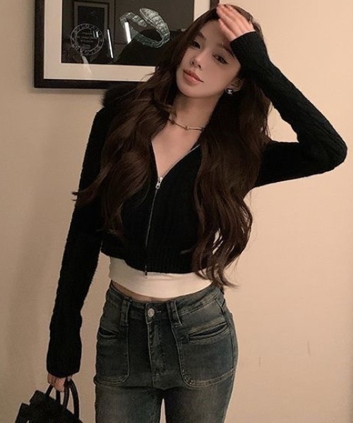 ViViDAY（ビビデー）の「フードフェイクファー付きジップアップニットカーデガン（ニット/セーター・レディース・ホワイト/ブラック/グレー・M）」の6枚目の写真