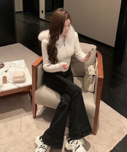 ViViDAY（ビビデー）の「フードフェイクファー付きジップアップニットカーデガン（ニット/セーター・レディース・ホワイト/ブラック/グレー・M）」の7枚目の写真