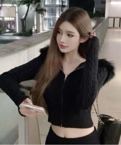 ViViDAY（ビビデー）の「フードフェイクファー付きジップアップニットカーデガン（ニット/セーター・レディース・ホワイト/ブラック/グレー・M）」の18枚目の写真