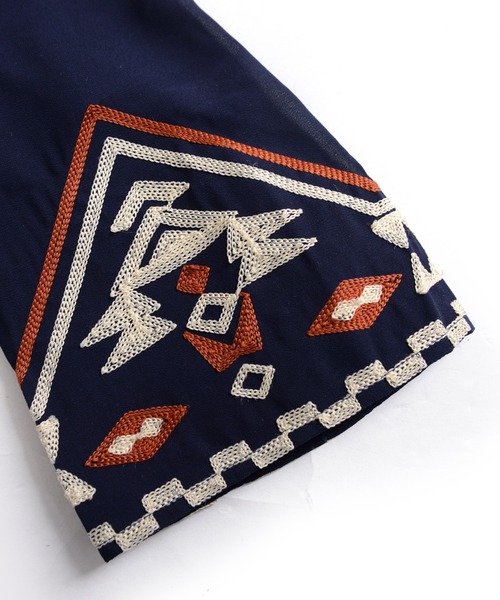 MARAI（マーライ）の「民族調刺繍ロングカーディガンシャツ 大人カジュアル（カーディガン/ボレロ・レディース・ブラック/ホワイト・FREE）」の20枚目の写真