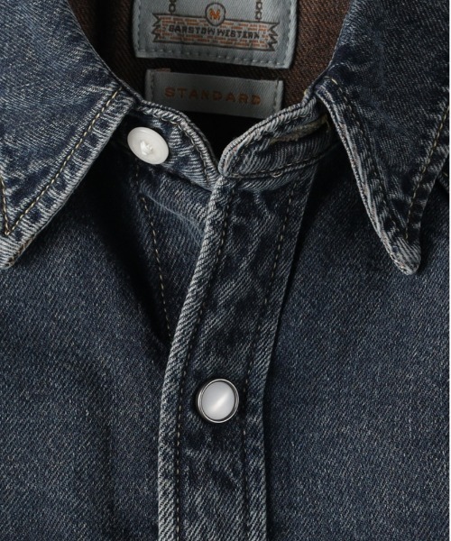 Levi's（リーバイス）の「【Levi's】クラシックウェスタンシャツ (デニムシャツ/ヨークデザイン/インディゴカラー/カジュアル/ユニセックス)（シャツ/ブラウス・メンズ・ダークインディゴブルー・L/M/S）」の5枚目の写真