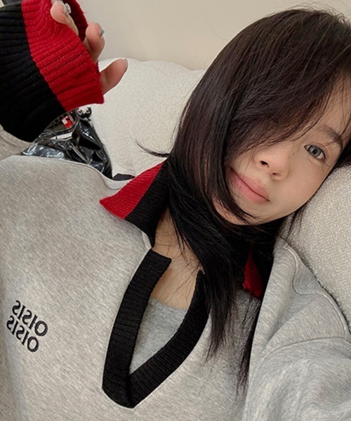 Dalfwin(ダールフィン)の「韓国ファッション OISISバイカラー配色スキッパー襟スウェット(スウェット・レディース・グレー/ネイビー・FREE)」の5枚目の写真