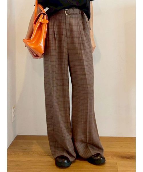 LILY BROWN（リリーブラウン）の「ベルト付きタックワイドパンツ（スラックス・レディース・グレー/ベージュ/チェック・0/1）」の3枚目の写真