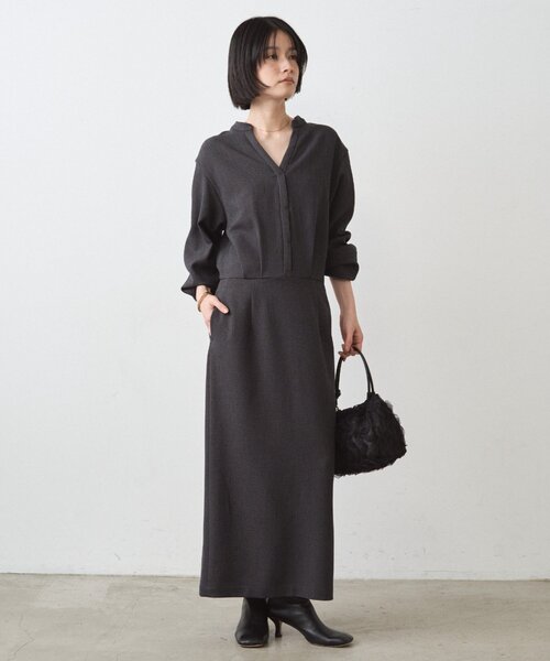 LOUNGEDRESS(ラウンジドレス)の「Vワンピース(ワンピース・レディース・ブラック/グレー/チャコールグレー・FREE)」の14枚目の写真