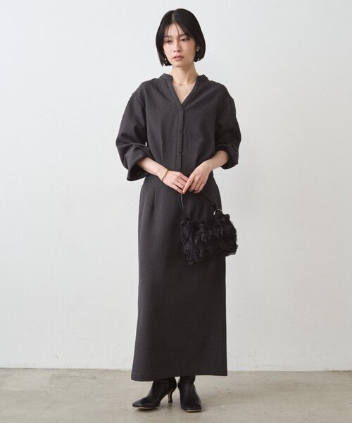 LOUNGEDRESS(ラウンジドレス)の「Vワンピース(ワンピース・レディース・ブラック/グレー/チャコールグレー・FREE)」の16枚目の写真