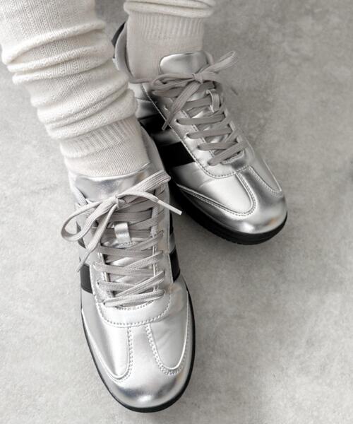 WEGO（ウィゴー）の「WEGO/【25年秋冬新作】2ラインローカットスニーカー（スニーカー・レディース・ブラック/シルバー・LARGE/MEDIUM/SMALL）」の10枚目の写真