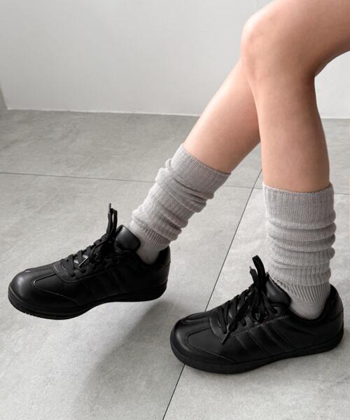 WEGO（ウィゴー）の「WEGO/【25年秋冬新作】2ラインローカットスニーカー（スニーカー・レディース・ブラック/シルバー・LARGE/MEDIUM/SMALL）」の4枚目の写真