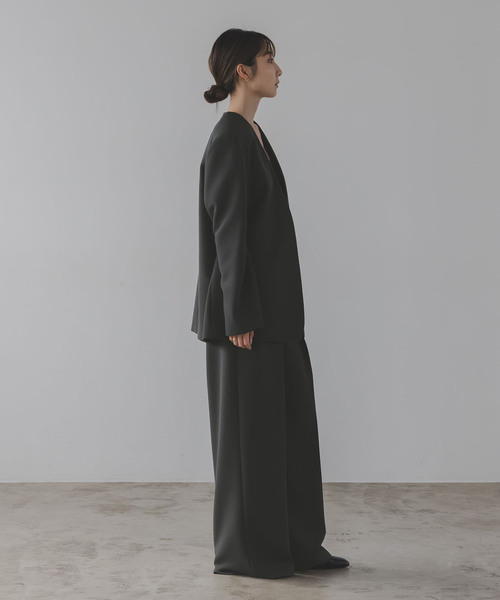 Noble(ノーブル)の「ELENI/エルニ プランプウールジャケット(ノーカラージャケット・レディース・チャコールグレー・38/36)」の15枚目の写真