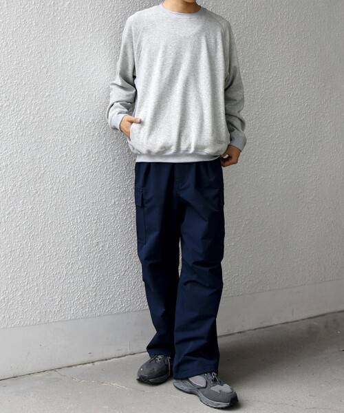 HINSON（ヒンソン）の「【SHIPS any別注】HINSON: 裏起毛 フリース ワンポイント ラグラン スウェット◇（スウェット・メンズ・ブラック/グレー/ライトグリーン・SMALL/MEDIUM/LARGE）」の4枚目の写真