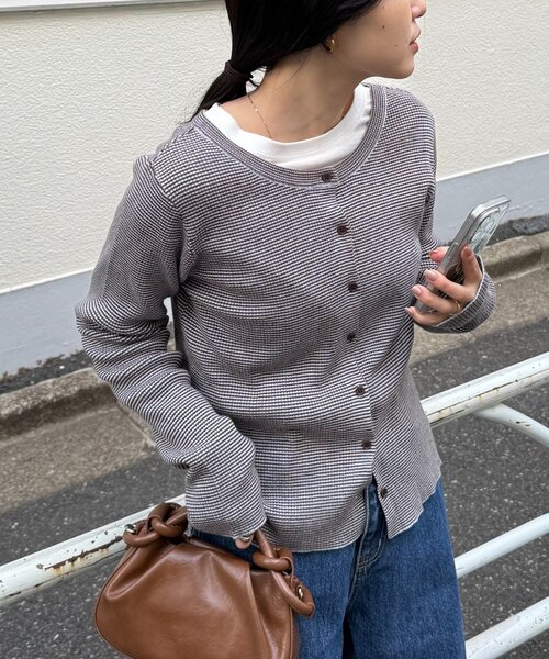 CIAOPANIC TYPY（チャオパニックティピー）の「2WAYアンチピリングニットカーデ（カーディガン/ボレロ・レディース・ピンク/レッド/オフホワイト/グレー/ブラック/サックスブルー・ONE SIZE）」の4枚目の写真