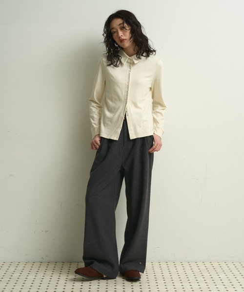 Lutim by u（ルチバイユー）の「Smooth jersey polo cut-and-sew / スムースジャージー ポロカットソー（Tシャツ/カットソー・レディース・グレー/アイボリー/ブラウン・FREE）」の9枚目の写真