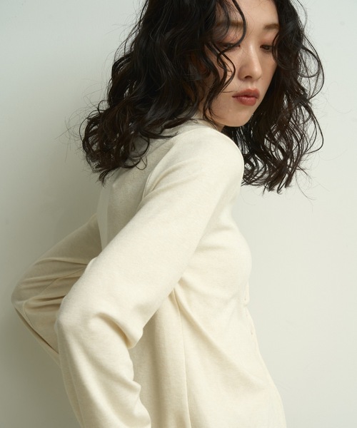 Lutim by u（ルチバイユー）の「Smooth jersey polo cut-and-sew / スムースジャージー ポロカットソー（Tシャツ/カットソー・レディース・グレー/アイボリー/ブラウン・FREE）」の14枚目の写真