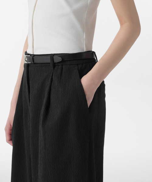 MUSINSA STANDARD WOMAN（ムシンサスタンダードウーマン）の「ウィメンズクリンクルワンタックワイドバンディングパンツ[ブラック]（その他パンツ・レディース・その他・30/24/26/28）」の5枚目の写真
