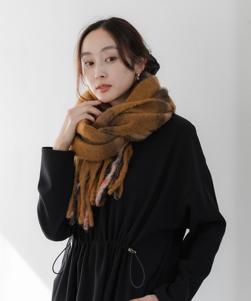 Elura（エルーラ）の「タータンチェックマフラー/591469（マフラー・レディース・グレー/ブラウン系その他2・ONE SIZE）」の3枚目の写真