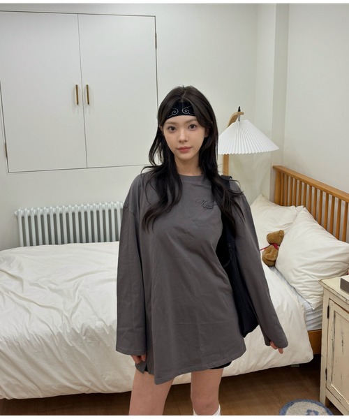 Vini(ヴィニ)の「【Vini】リボンロゴBIGロンT(Tシャツ/カットソー・レディース・ホワイト/チャコールグレー・ONESIZE)」の10枚目の写真