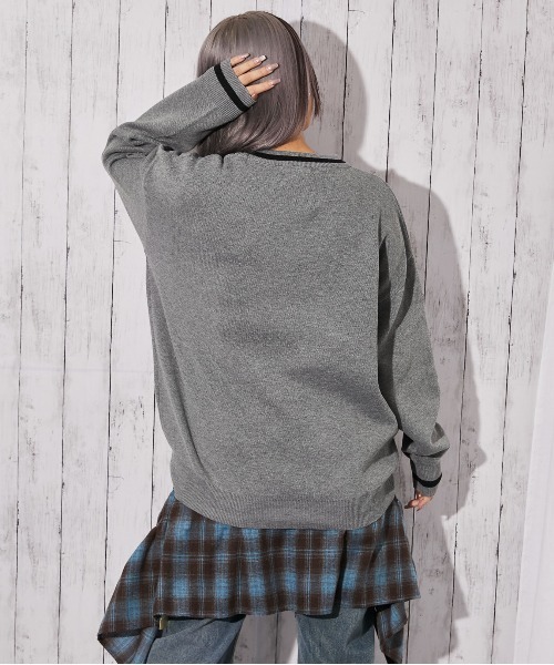 GORGE(ゴージ)の「《ジャガードロゴ柄×配色ライン》ゆるシルエットニットプルオーバー(ニット/セーター・レディース・オフホワイト/チャコール/ネイビー・F)」の12枚目の写真