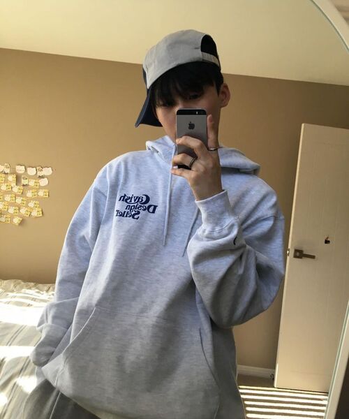 Cavish(カビシ)の「SELLER LOGO HOODIE CHARCOAL(PINK)(CV2BFUM400A)(パーカー・レディース・チャコール・X-LARGE/SMALL/MEDIUM/LARGE)」の11枚目の写真
