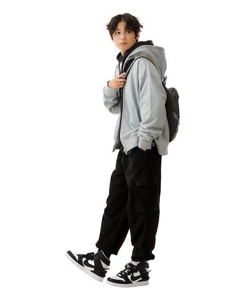 Cavish(カビシ)の「SELLER LOGO HOODIE CHARCOAL(PINK)(CV2BFUM400A)(パーカー・レディース・チャコール・X-LARGE/SMALL/MEDIUM/LARGE)」の18枚目の写真