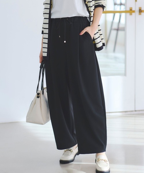 Elura(エルーラ)の「サマ見えリラクシーカーブパンツ/636927(その他パンツ・レディース・ダークブラウン/オフホワイト/ブラック・MEDIUM/LARGE)」の3枚目の写真