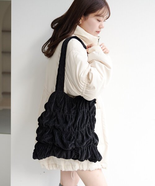 Kastane（カスタネ）の「*ベロアリップルトートバッグ（トートバッグ・レディース・ライトベージュ/ブラック/ダークブラウン・FREE）」の8枚目の写真