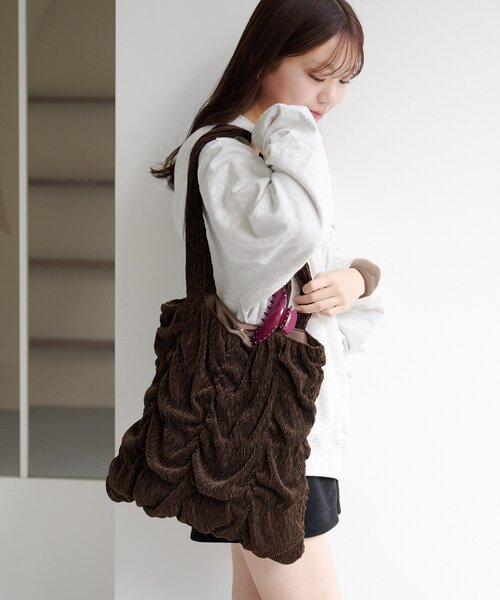 Kastane（カスタネ）の「*ベロアリップルトートバッグ（トートバッグ・レディース・ライトベージュ/ブラック/ダークブラウン・FREE）」の11枚目の写真