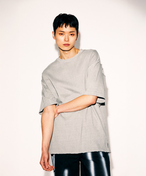 TONSIL(トンスル)の「ピグメントカットオフ半袖Tシャツライトグレー(Tシャツ/カットソー・レディース・ライトグレー・FREE)」の12枚目の写真