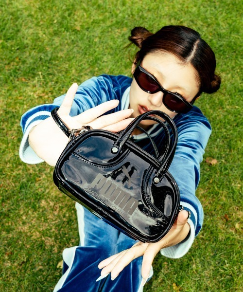 PUMA(プーマ)の「プーマ 【PUMA】- マイクロ グリップ バッグ ブラック【PUMA-1976 MICRO GRIP BAG BLACK 091824-02】(ショルダーバッグ・レディース・クリアブラック・ONE SIZE)」の1枚目の写真