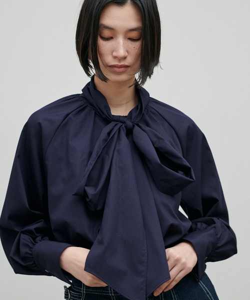 LARUTA（ラルータ）の「【LARUTA】セレモニー対応可／ボータイリボンギャザーブラウス（シャツ/ブラウス・レディース・ネイビー/オフホワイト/サックスブルー・FREE）」の13枚目の写真