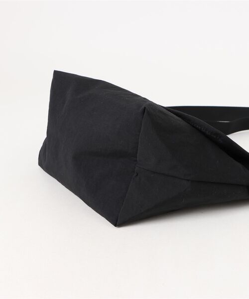 Manhattan Portage BLACK LABEL(マンハッタンポーテージ ブラックレーベル)の「STANDARD MESSENGER BAG(XS) MGNT NYLON TUSSAH(メッセンジャーバッグ・メンズ・ブラック/ブラウン/ベージュ・X-SMALL)」の17枚目の写真