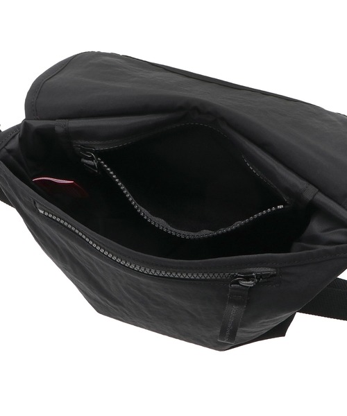 Manhattan Portage BLACK LABEL(マンハッタンポーテージ ブラックレーベル)の「STANDARD MESSENGER BAG(XS) MGNT NYLON TUSSAH(メッセンジャーバッグ・メンズ・ブラック/ブラウン/ベージュ・X-SMALL)」の8枚目の写真