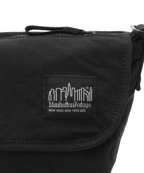 Manhattan Portage BLACK LABEL(マンハッタンポーテージ ブラックレーベル)の「STANDARD MESSENGER BAG(XS) MGNT NYLON TUSSAH(メッセンジャーバッグ・メンズ・ブラック/ブラウン/ベージュ・X-SMALL)」の9枚目の写真