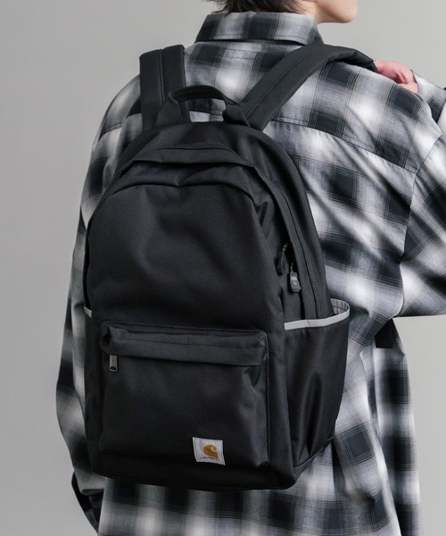 Carhartt(カーハート)の「Carhartt カーハート CLASSIC BACKPACK クラシックバックパック/ワンポイントロゴリュック(バックパック/リュック・メンズ・ブラック/ブラウン・FREE)」の2枚目の写真