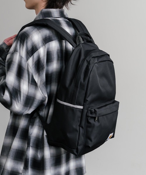 Carhartt(カーハート)の「Carhartt カーハート CLASSIC BACKPACK クラシックバックパック/ワンポイントロゴリュック(バックパック/リュック・メンズ・ブラック/ブラウン・FREE)」の4枚目の写真