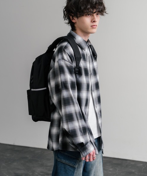 Carhartt(カーハート)の「Carhartt カーハート CLASSIC BACKPACK クラシックバックパック/ワンポイントロゴリュック(バックパック/リュック・メンズ・ブラック/ブラウン・FREE)」の6枚目の写真