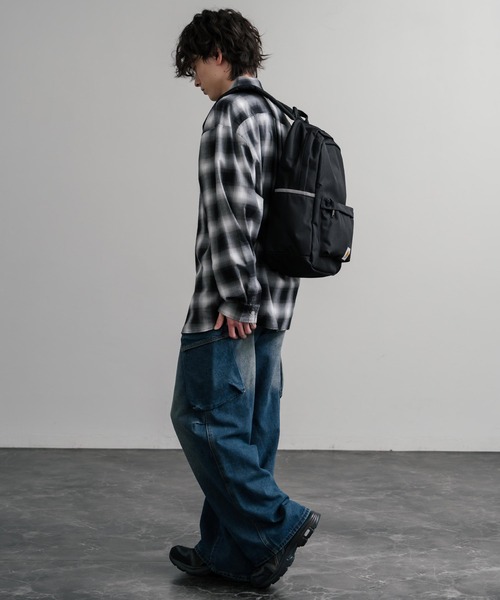 Carhartt(カーハート)の「Carhartt カーハート CLASSIC BACKPACK クラシックバックパック/ワンポイントロゴリュック(バックパック/リュック・メンズ・ブラック/ブラウン・FREE)」の7枚目の写真