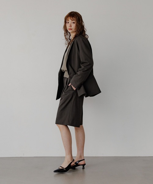 BAYFLOW（ベイフロー）の「[セットアップ着用可能]タックハーフパンツ（その他パンツ・レディース・チャコールグレー/ベージュ・SMALL/MEDIUM）」の6枚目の写真