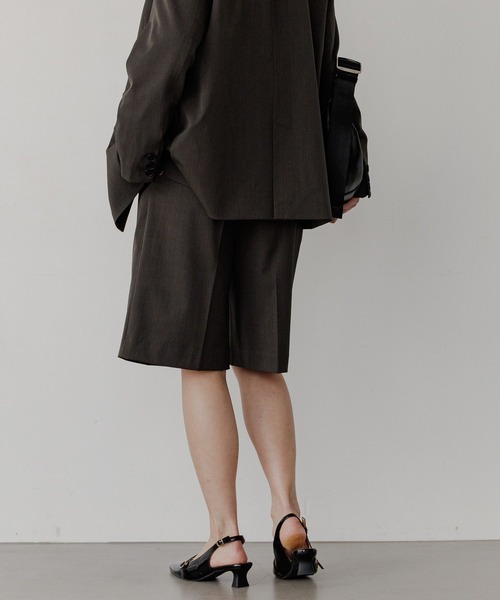 BAYFLOW（ベイフロー）の「[セットアップ着用可能]タックハーフパンツ（その他パンツ・レディース・チャコールグレー/ベージュ・SMALL/MEDIUM）」の10枚目の写真