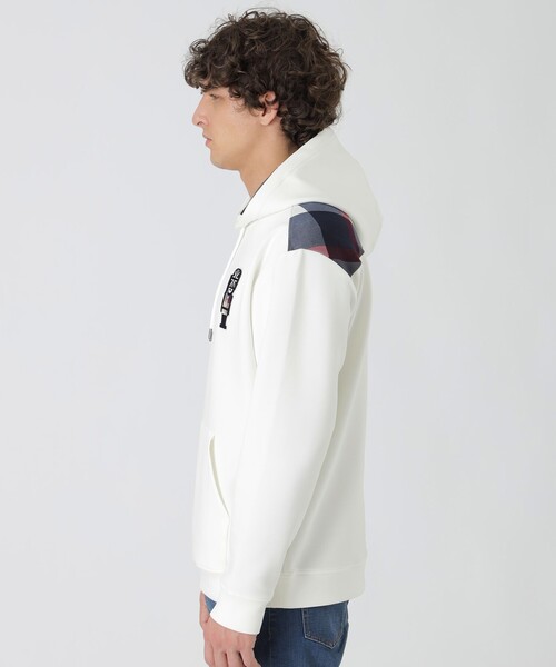 BLACK LABEL CRESTBRIDGE(ブラックレーベル・クレストブリッジ)の「ヨークチェックガーズマンワッペンフーディー(パーカー・メンズ・ブラック/オフホワイト・S/L/XL/M)」の4枚目の写真