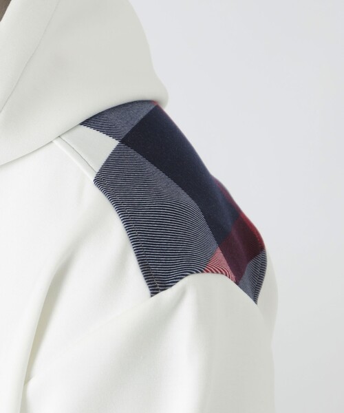 BLACK LABEL CRESTBRIDGE(ブラックレーベル・クレストブリッジ)の「ヨークチェックガーズマンワッペンフーディー(パーカー・メンズ・ブラック/オフホワイト・S/L/XL/M)」の8枚目の写真