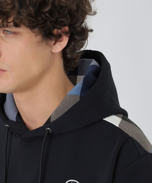 BLACK LABEL CRESTBRIDGE(ブラックレーベル・クレストブリッジ)の「ヨークチェックガーズマンワッペンフーディー(パーカー・メンズ・ブラック/オフホワイト・S/L/XL/M)」の15枚目の写真