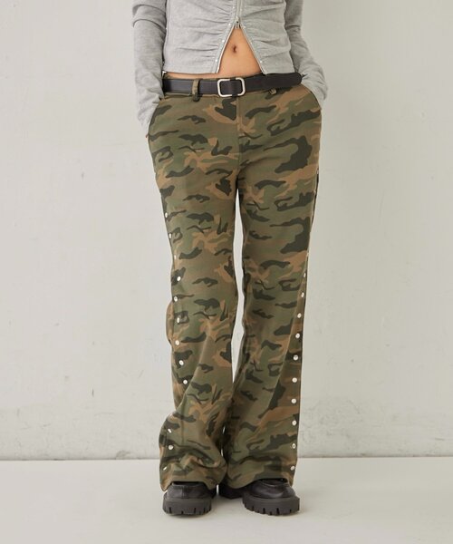 WHO'S WHO gallery（フーズフーギャラリー）の「スウェットミディフレアスタッズパンツ（スウェットパンツ・レディース・ブラック/グレー/カーキ・FREE）」の12枚目の写真